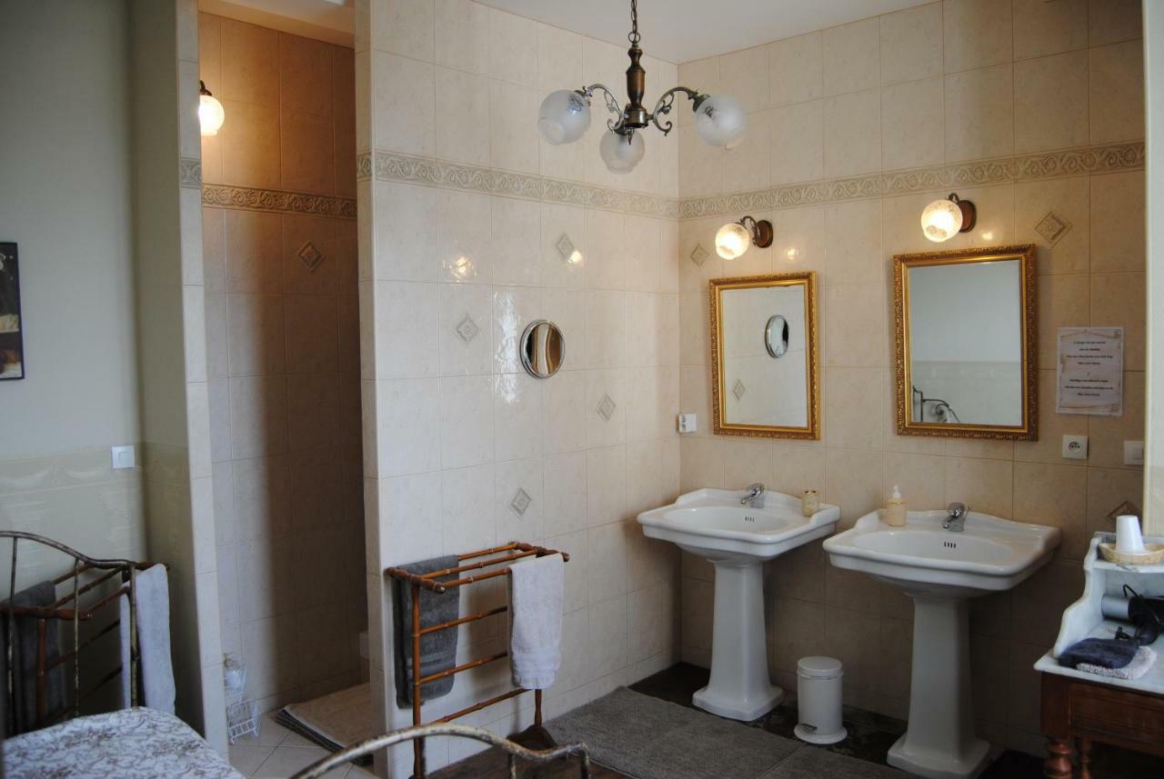 Hotel Particulier De Sainte Croix Байо Екстериор снимка